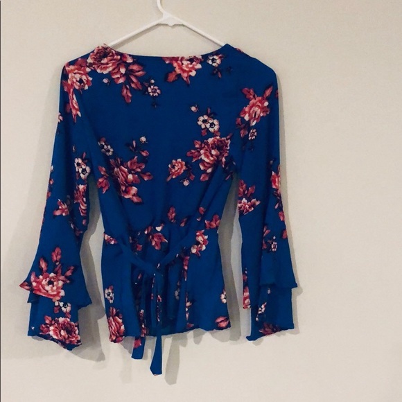 Blue Floral Wrap Top - Picture 4 of 8